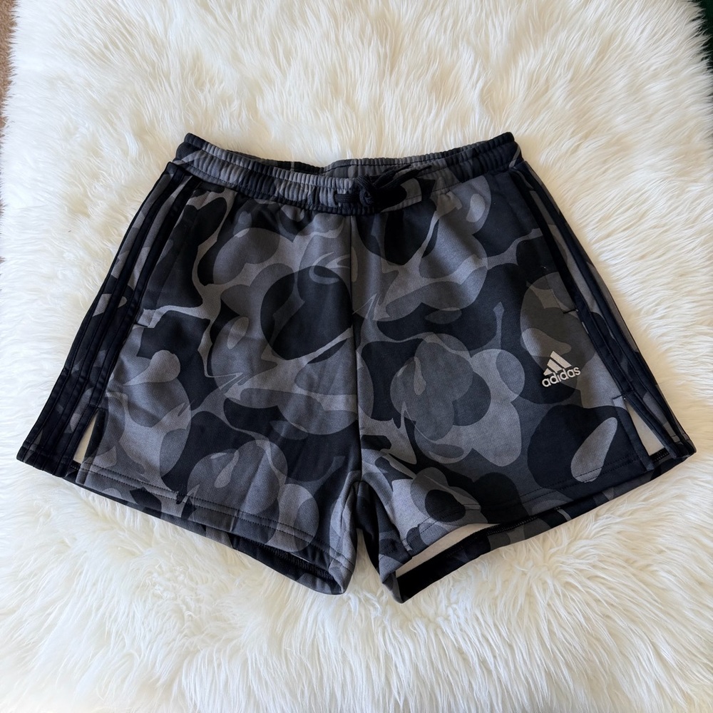 adidas Women’s Floral 3-Stripes Fleece Shorts Size S NWT